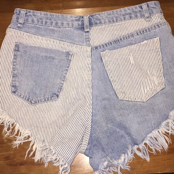 Rue 21 High Waisted Frayed Shorts - Picture 3 of 3